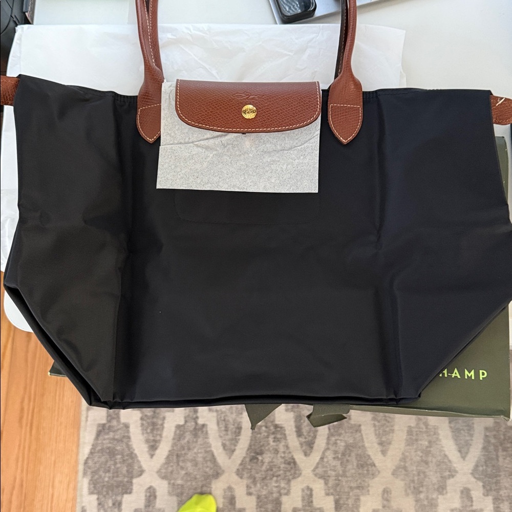 NWOT Longchamp Le Pilage Tote L1899089001 - Picture 3 of 11